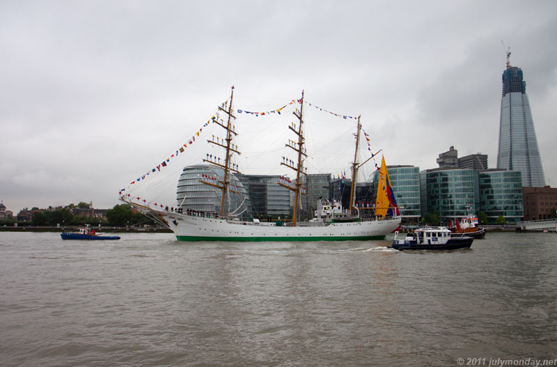 Tall Ship “Gloria” on the Thames