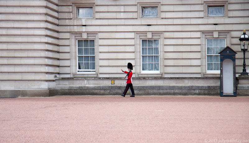 The Brave Tin Soldier at Buckingham Palace